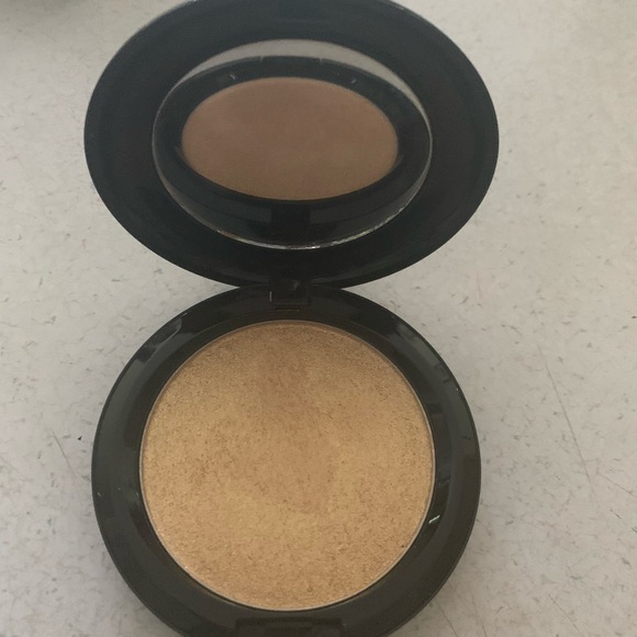 Mac Dazzle Highlighter - Picture 4 of 6